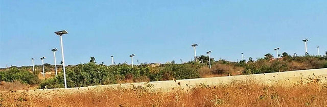 來自中國的光，照亮了中東海港的夜