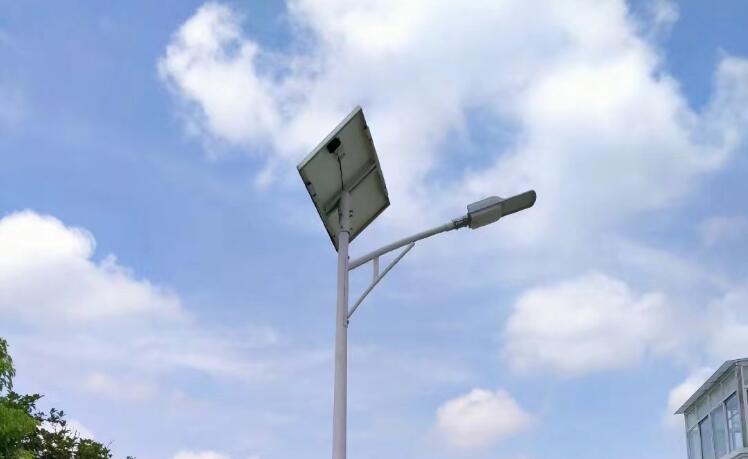 常見(jiàn)太陽(yáng)能路燈控制器怎么設(shè)置開(kāi)關(guān)時(shí)間