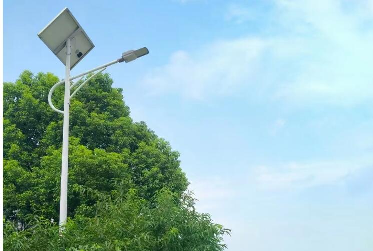 太陽(yáng)能感應(yīng)路燈的原理